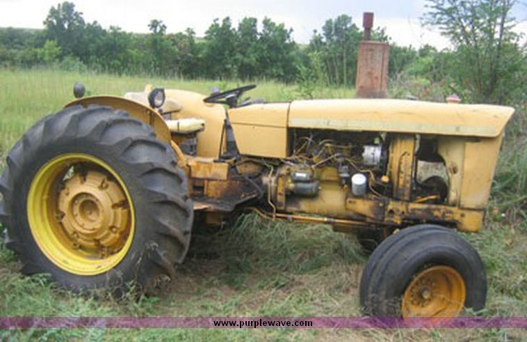 image for item 8297 1969 John Deere 2020 tractor