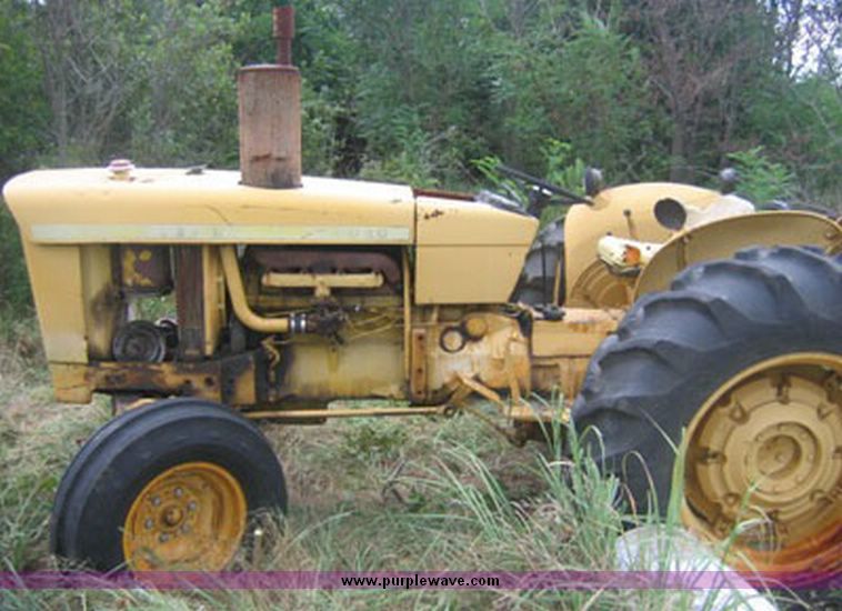 image for item 8297 1969 John Deere 2020 tractor