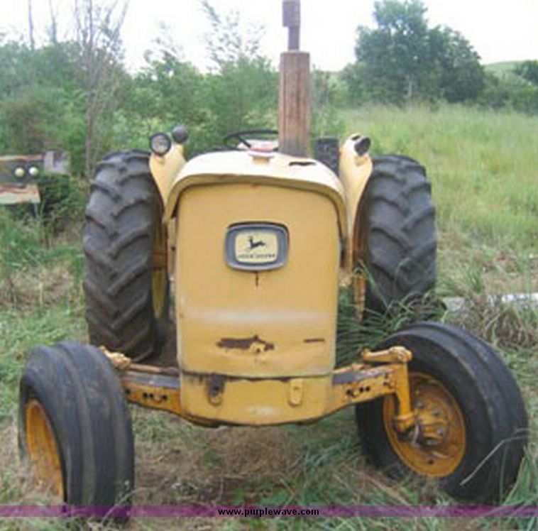 image for item 8297 1969 John Deere 2020 tractor