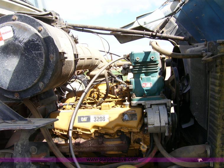 image for item 8793 1979 Ford L-8000 truck