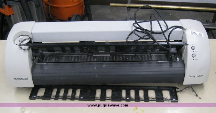 image for item 8900 Designmate Calcomp Plotter