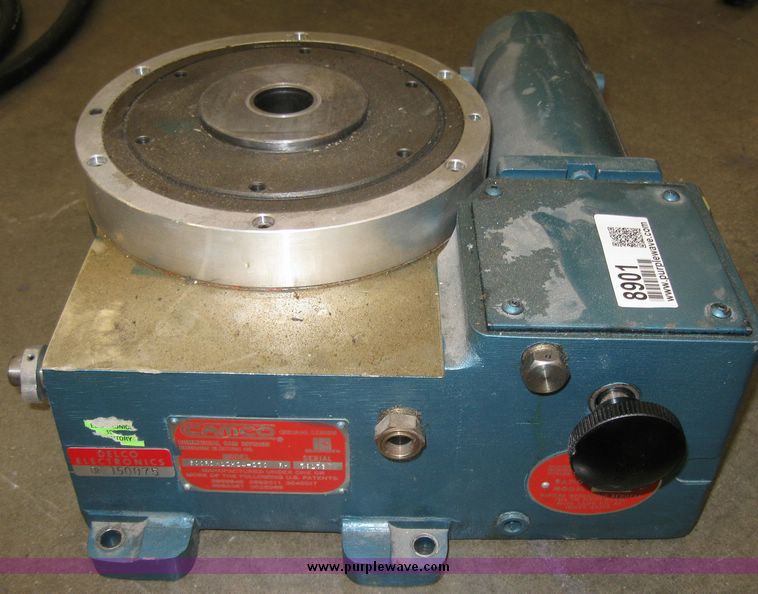 image for item 8901 Camco turntable