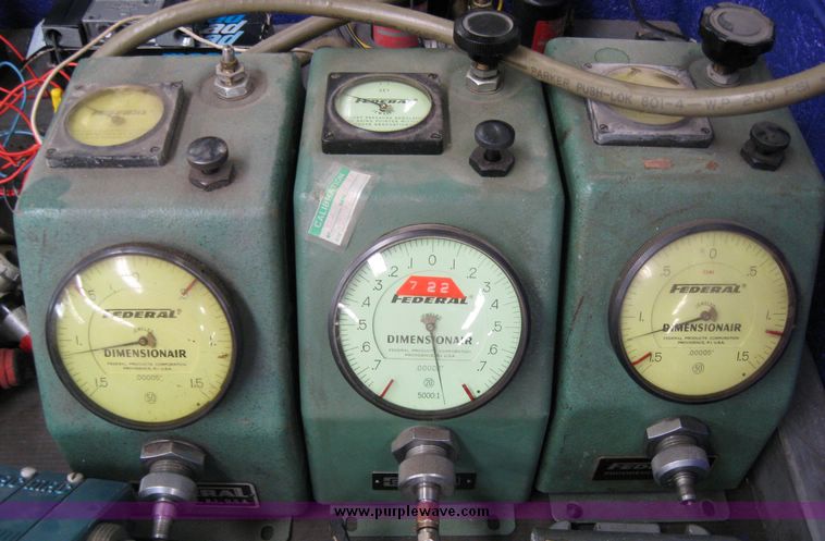 image for item 8907 Assortment of pneumatic cylinders, valves and regulators