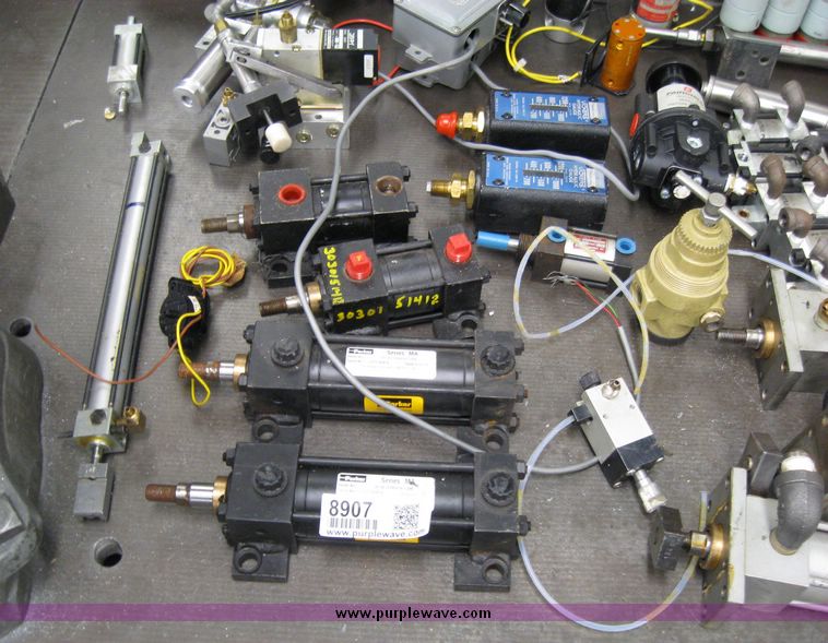image for item 8907 Assortment of pneumatic cylinders, valves and regulators