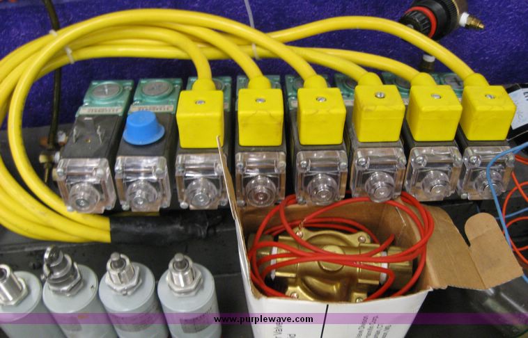 image for item 8907 Assortment of pneumatic cylinders, valves and regulators