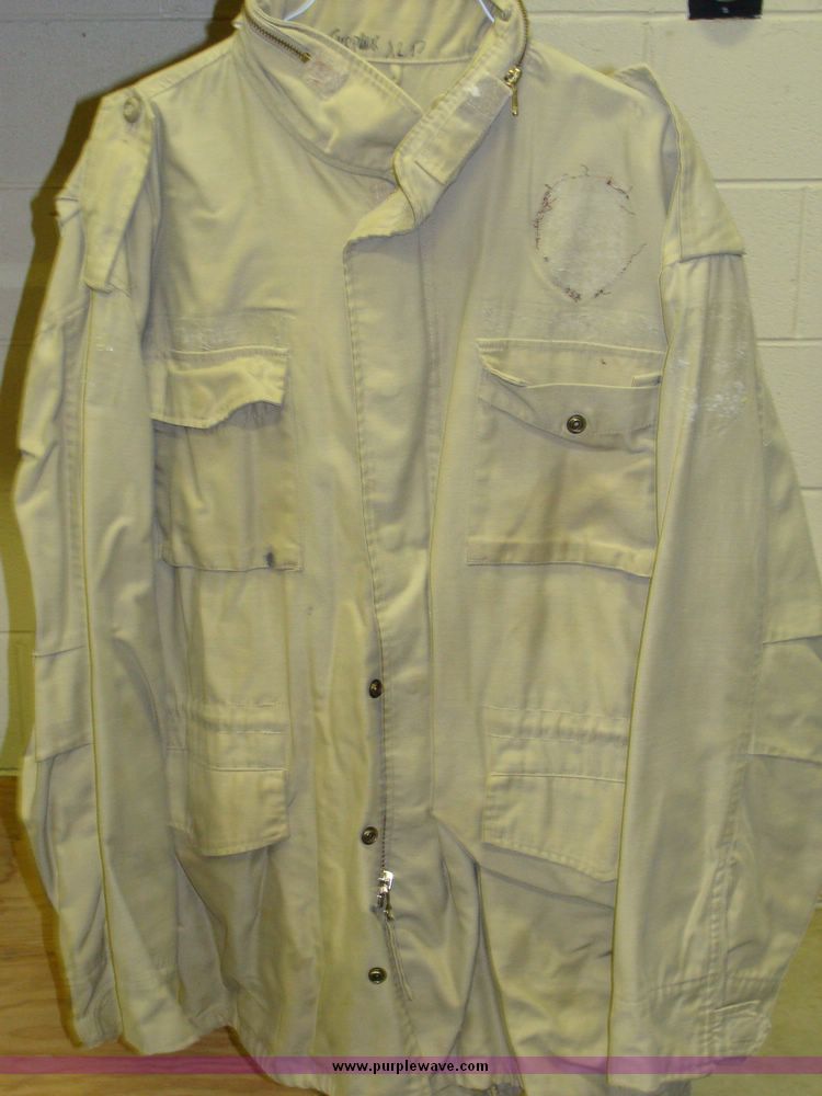 image for item 8911 (26) tan field jackets, no liners