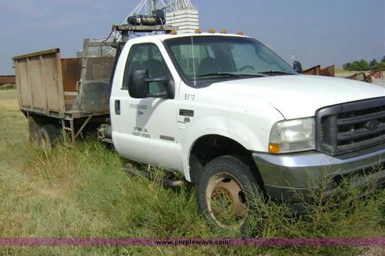image for item 1106 2004 Ford F550 Super Duty truck