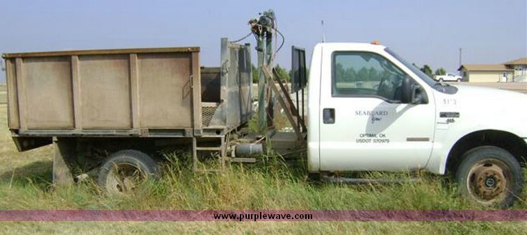 image for item 1106 2004 Ford F550 Super Duty truck