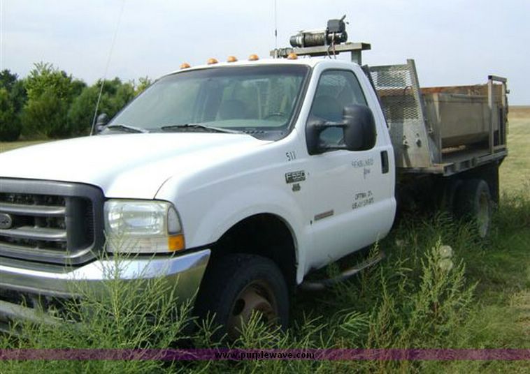 image for item 1106 2004 Ford F550 Super Duty truck