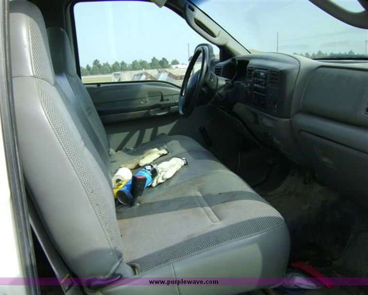 image for item 1106 2004 Ford F550 Super Duty truck