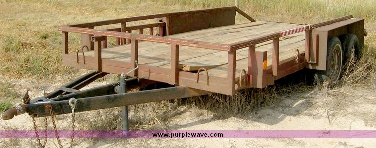 image for item 8686 1995 S&H 16' car trailer