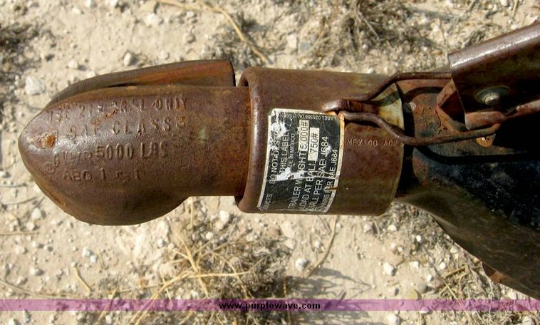 image for item 8686 1995 S&H 16' car trailer