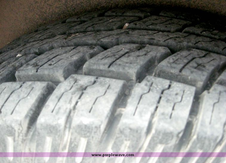 image for item 8694 10' utility trailer with tilt bed