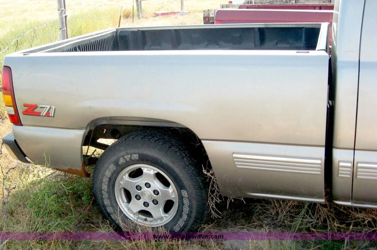 image for item 8696 1999 Chevrolet K1500 Silverado extended cab pickup truck