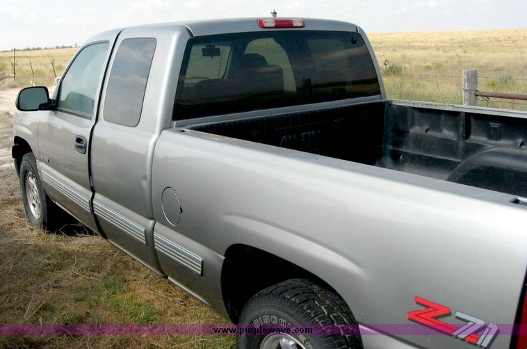 image for item 8696 1999 Chevrolet K1500 Silverado extended cab pickup truck