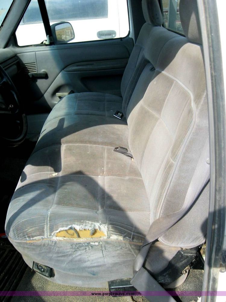 image for item 8699 1996 Ford F150 pickup truck