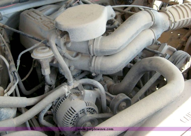 image for item 8699 1996 Ford F150 pickup truck