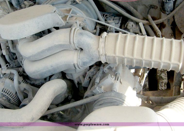 image for item 8699 1996 Ford F150 pickup truck