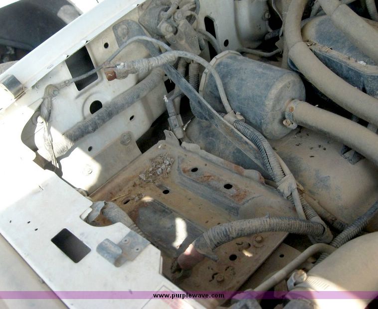 image for item 8699 1996 Ford F150 pickup truck