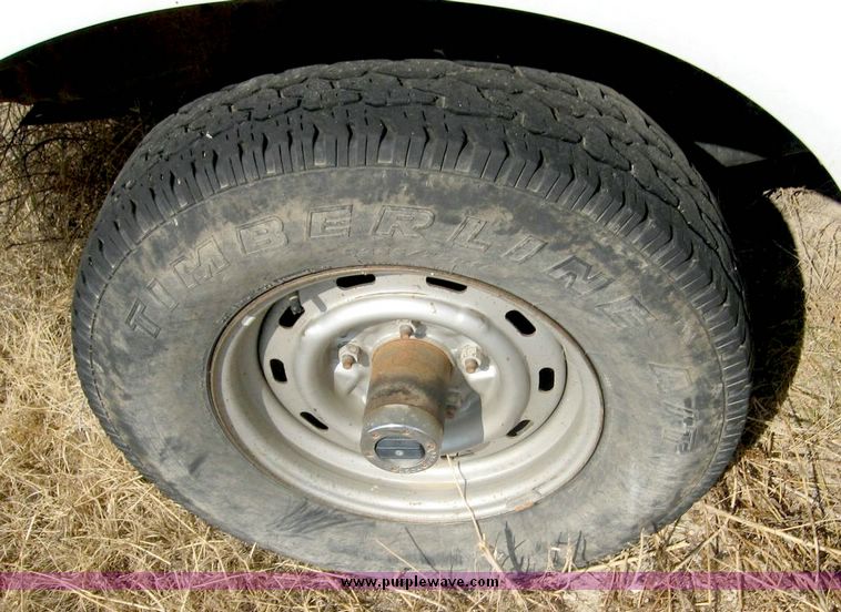 image for item 8699 1996 Ford F150 pickup truck