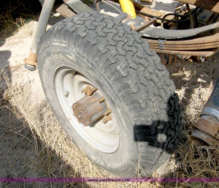 image for item 8700 1997 Ford F350 pickup truck