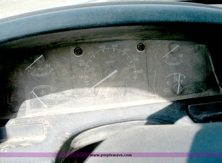 image for item 8700 1997 Ford F350 pickup truck