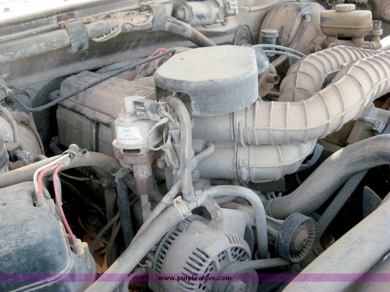 image for item 8700 1997 Ford F350 pickup truck