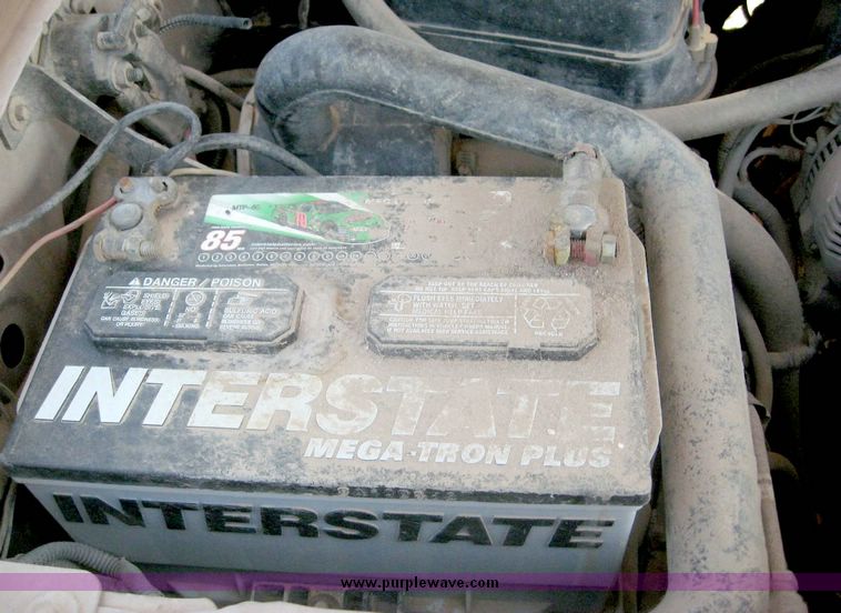 image for item 8700 1997 Ford F350 pickup truck