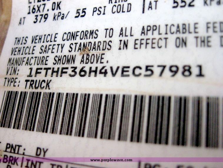 image for item 8700 1997 Ford F350 pickup truck