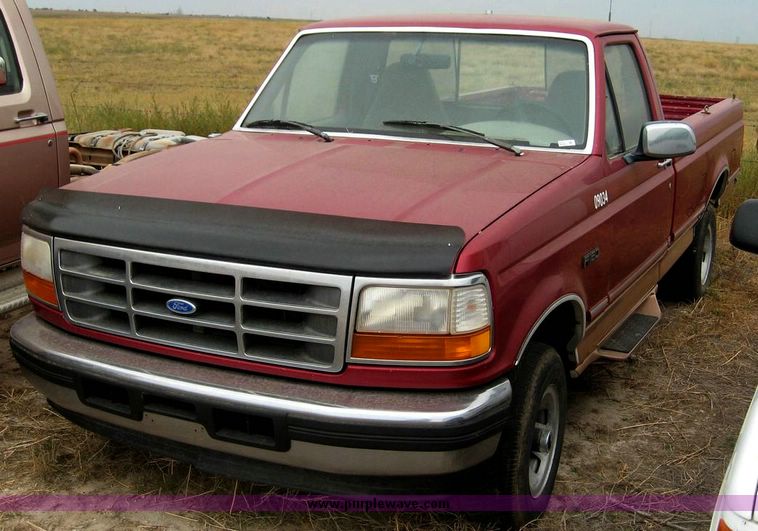image for item 8701 1995 Ford F150 pickup truck