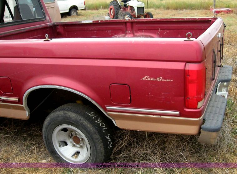 image for item 8701 1995 Ford F150 pickup truck