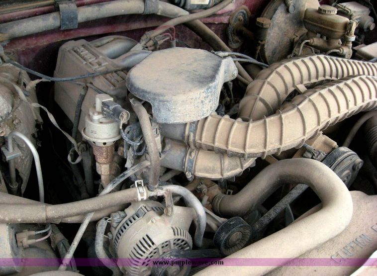 image for item 8701 1995 Ford F150 pickup truck