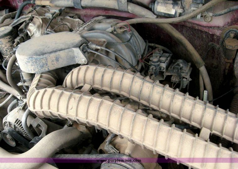 image for item 8701 1995 Ford F150 pickup truck