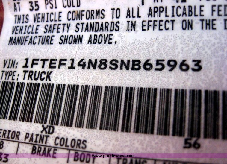 image for item 8701 1995 Ford F150 pickup truck