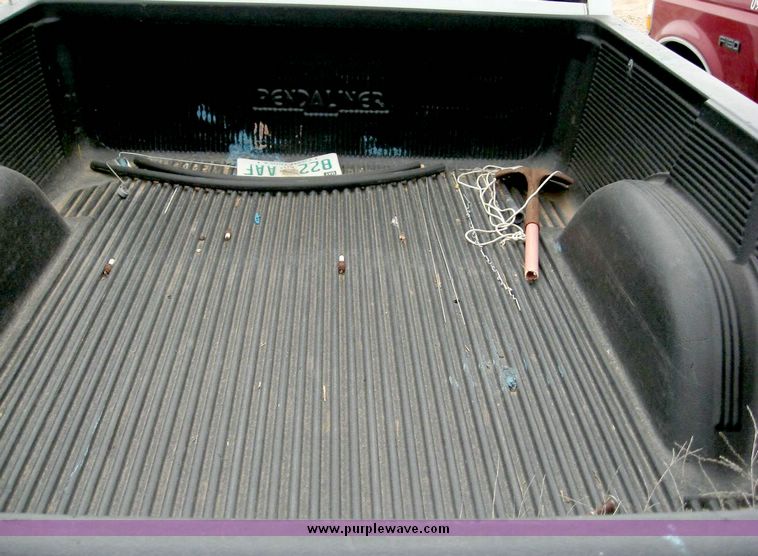 image for item 8702 1995 GMC Sierra K1500 extended cab pickup truck