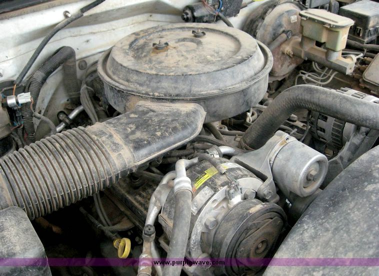 image for item 8702 1995 GMC Sierra K1500 extended cab pickup truck