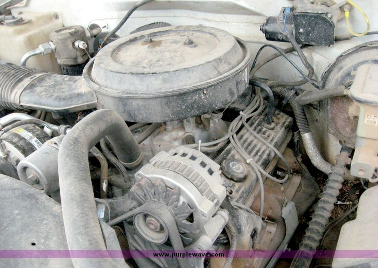 image for item 8702 1995 GMC Sierra K1500 extended cab pickup truck