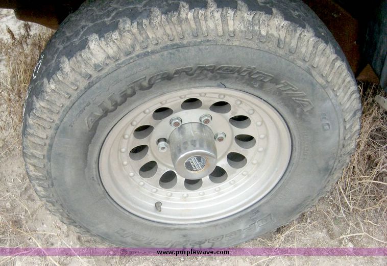 image for item 8702 1995 GMC Sierra K1500 extended cab pickup truck