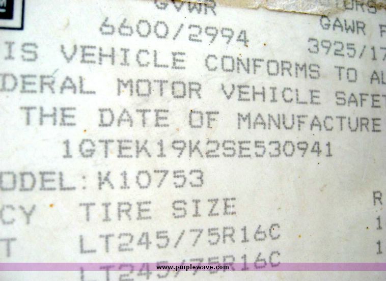 image for item 8702 1995 GMC Sierra K1500 extended cab pickup truck