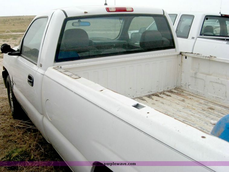 image for item 8703 2000 Chevrolet K1500 Silverado pickup truck