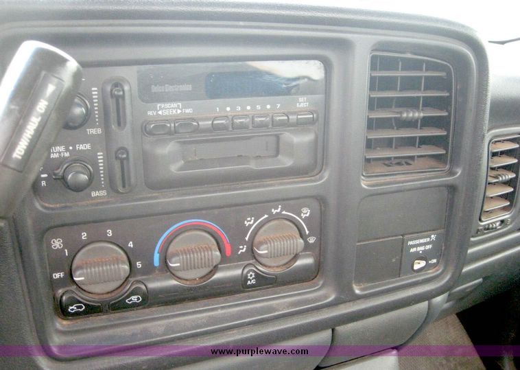 image for item 8703 2000 Chevrolet K1500 Silverado pickup truck