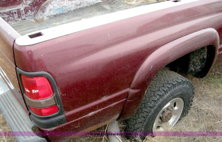 image for item 8704 2001 Dodge Ram 2500 Quad extended cab pickup truck