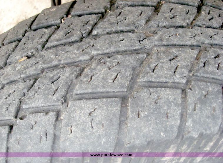 image for item 8704 2001 Dodge Ram 2500 Quad extended cab pickup truck