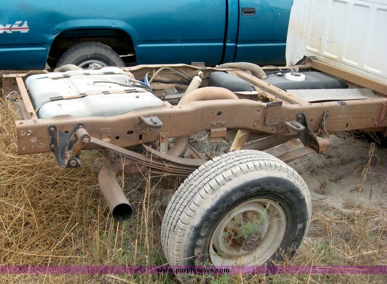 image for item 8705 1996 Ford F350 pickup truck