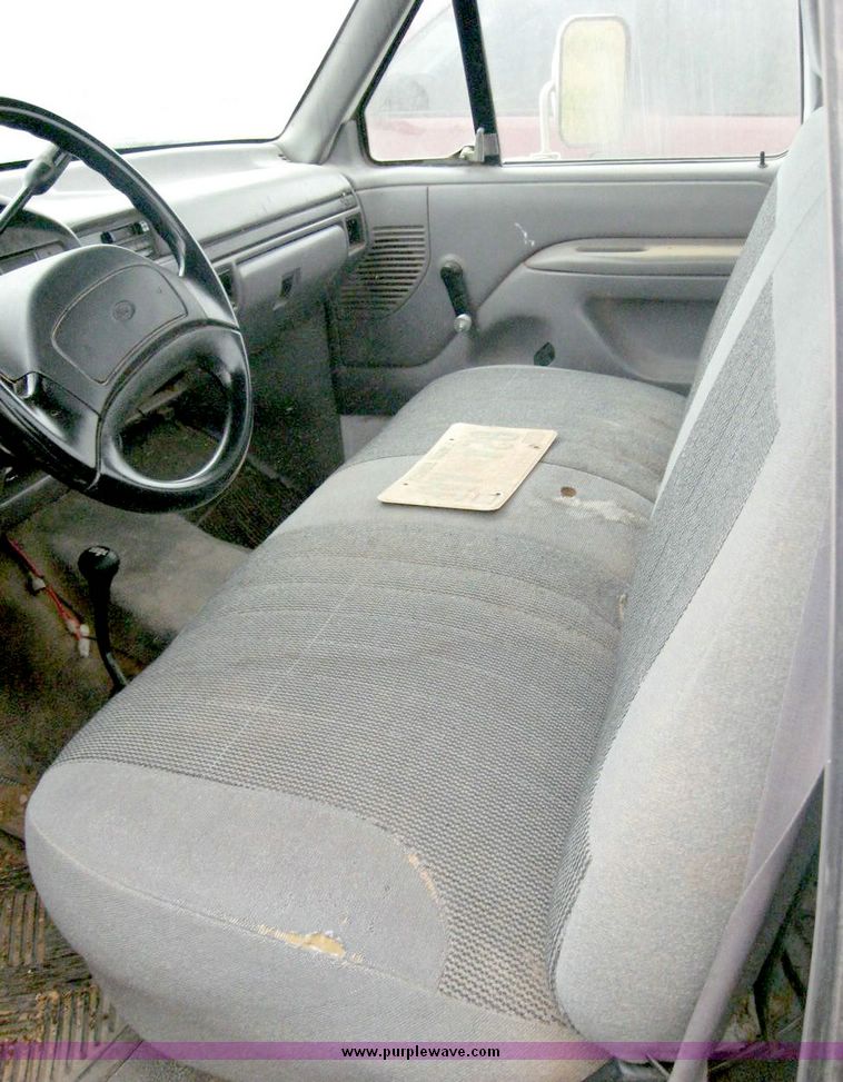 image for item 8705 1996 Ford F350 pickup truck