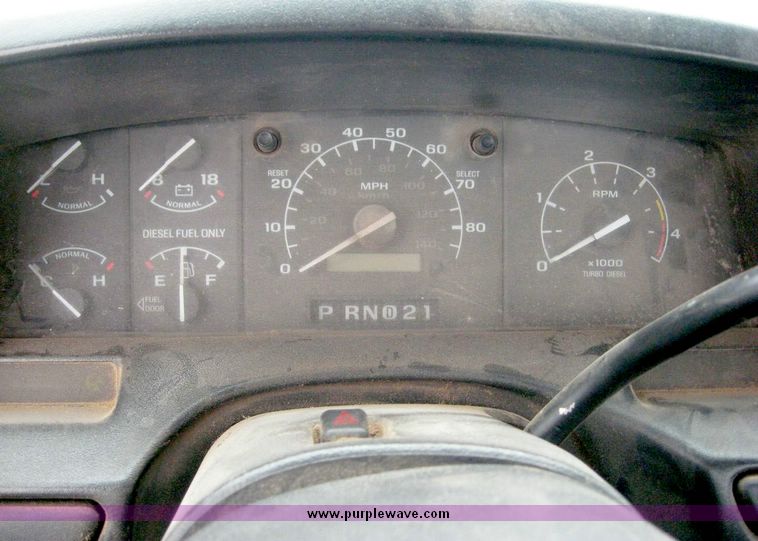 image for item 8705 1996 Ford F350 pickup truck