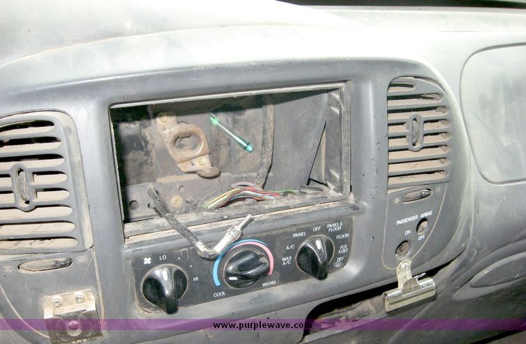 image for item 8707 1999 Ford F150 extended cab pickup truck