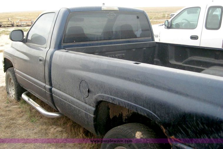 image for item 8708 2001 Dodge Ram 1500 pickup truck