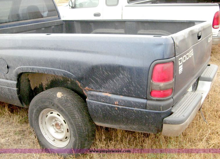 image for item 8708 2001 Dodge Ram 1500 pickup truck