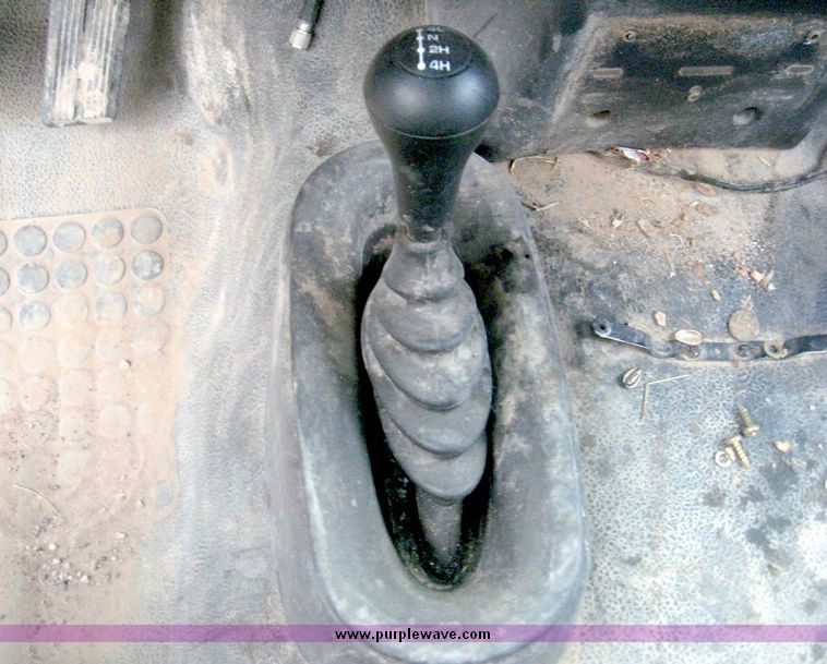 image for item 8708 2001 Dodge Ram 1500 pickup truck